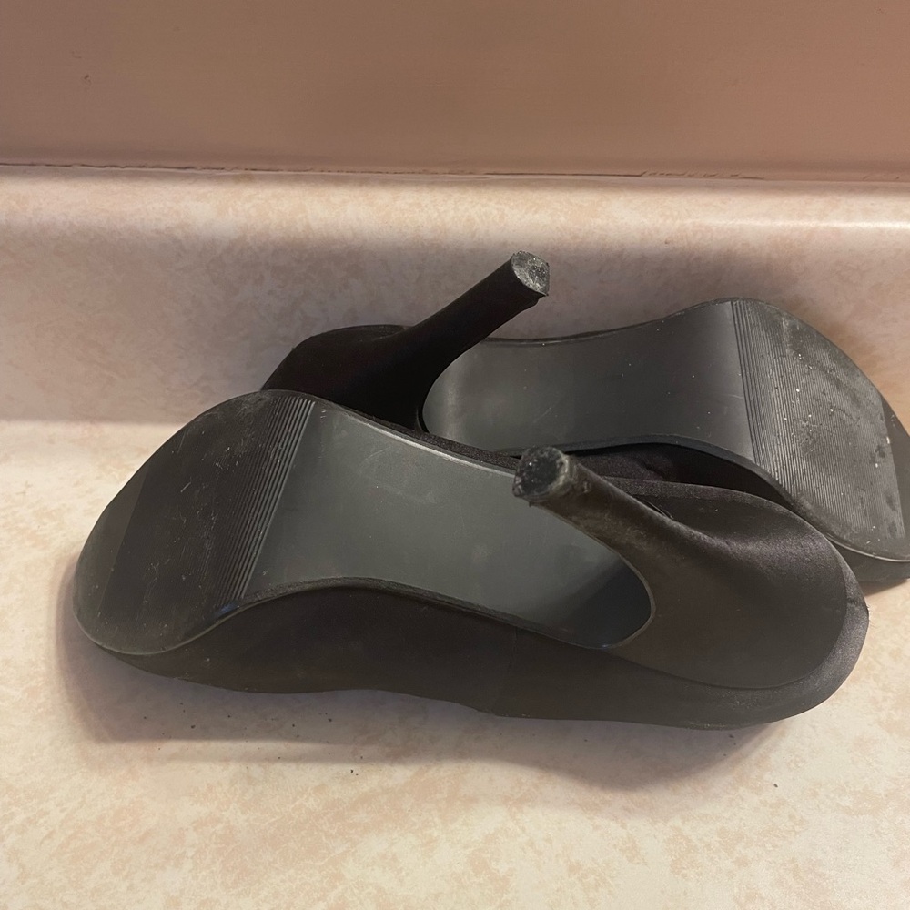Steve Madden Black Satin Heels with Bow Accent with rhinestone accent - Picture 3 of 3